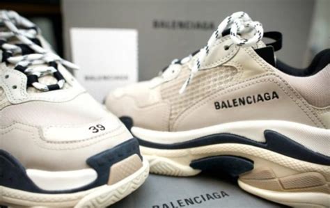 balenciaga size 35 women's.